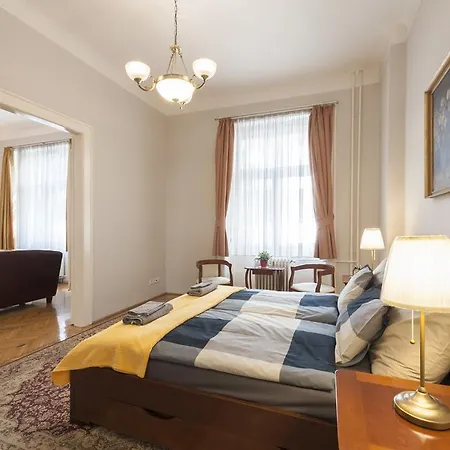 Liszt Ferenc Boutique * بودابست