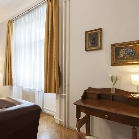 Liszt Ferenc Boutique شقة *